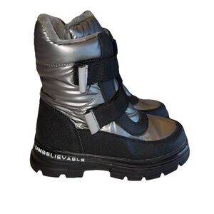 NSmini Boys Girls Snow Boots Black And Metallic Size 2